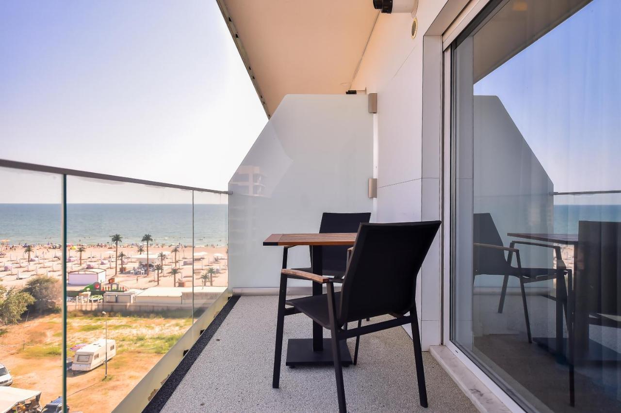 White Tower Private Apartment Beach View Mamaia Exterior photo
